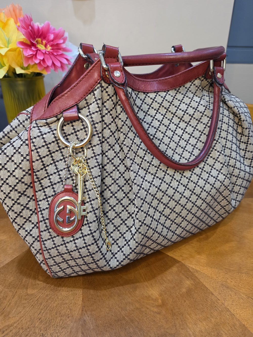 Gucci Sukey Diamante XL Shoulder Bag - Picture 4 of 16